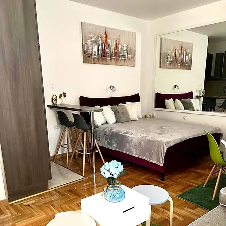 Sweet Living In Apartment Rijeka